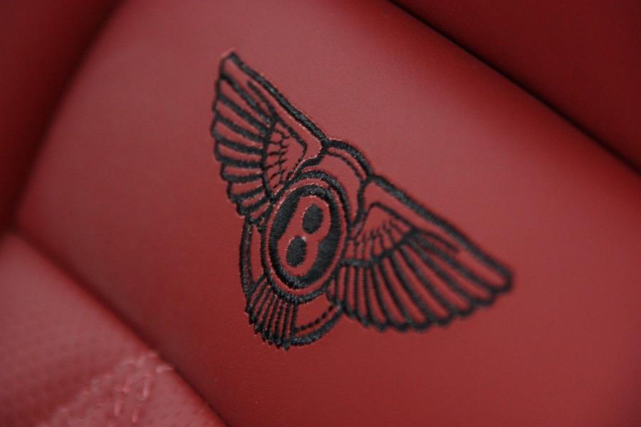Детали интерьера Bentley Continental GT Speed 2007 года  (фото 8 из 86)